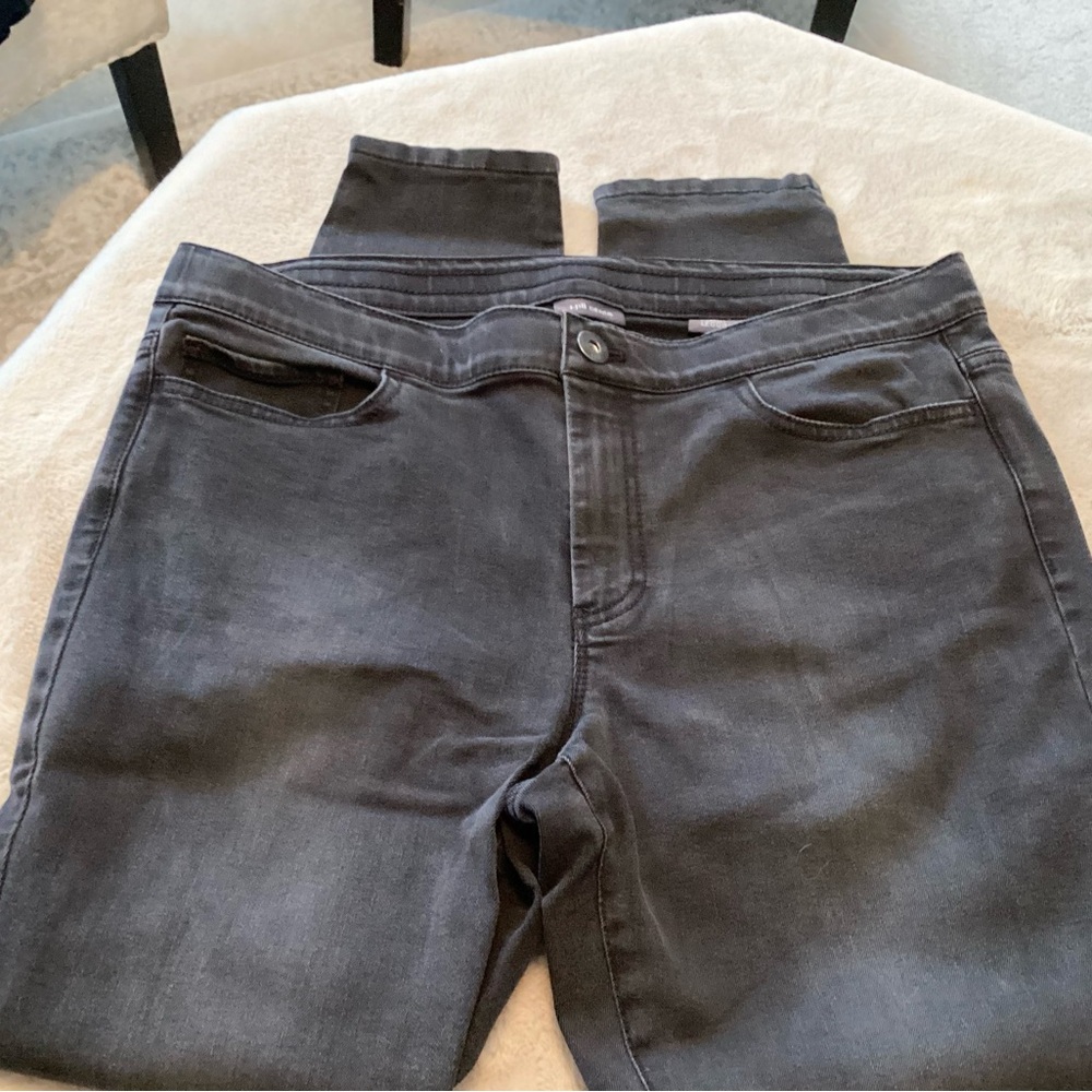J. Jill Denim 5-Pocket Legging Jeans in Charcoal Gray Wash - Size 12